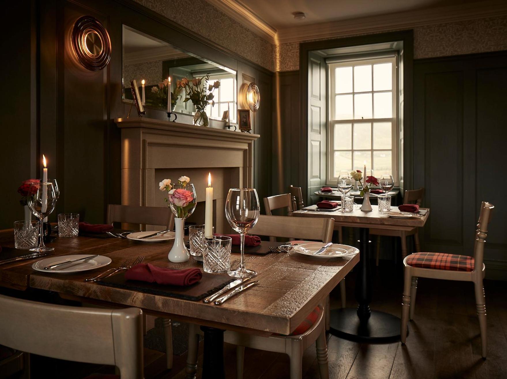 Monkstadt 1745 Restaurant With Rooms ポートリー エクステリア 写真